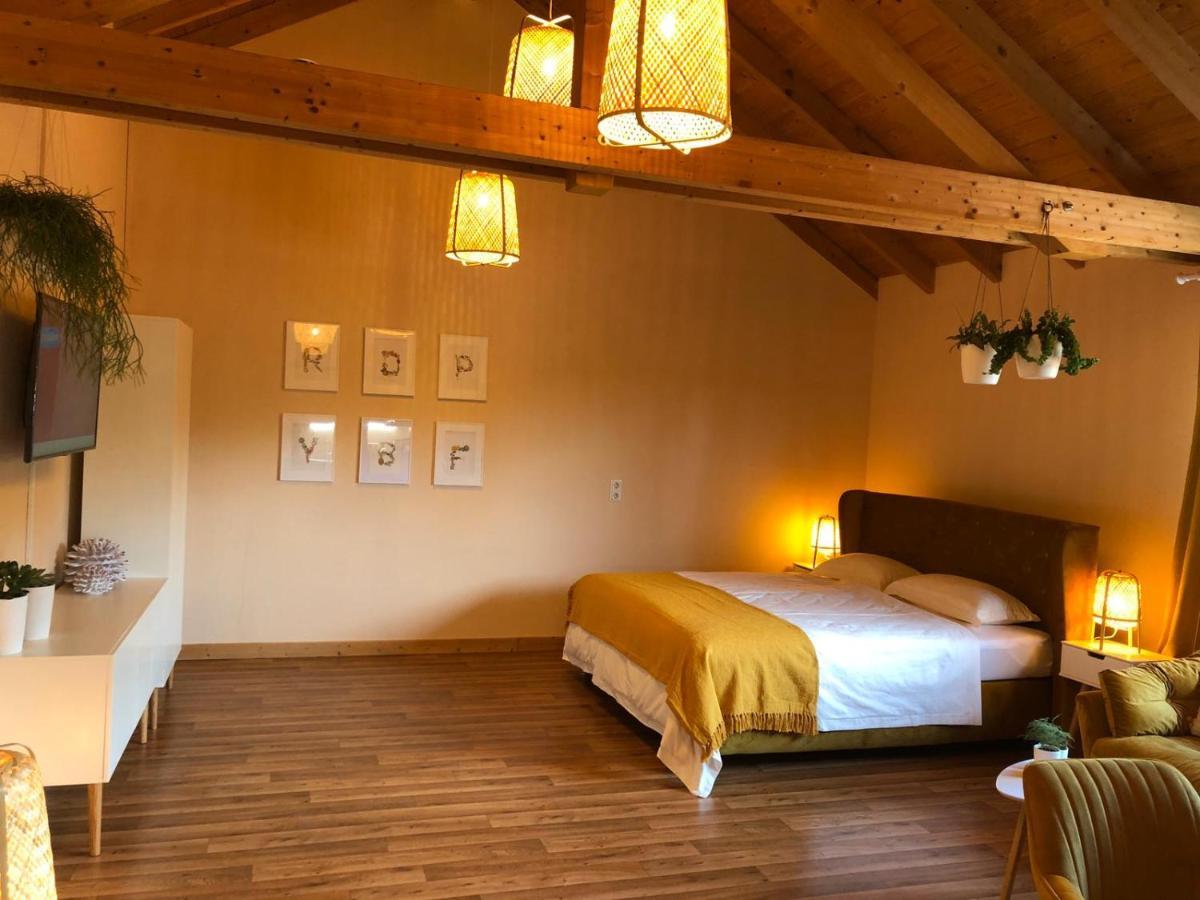 Ferienwohnungen Park Cafe Am Kurpark Bernkastel-Kues Bagian luar foto