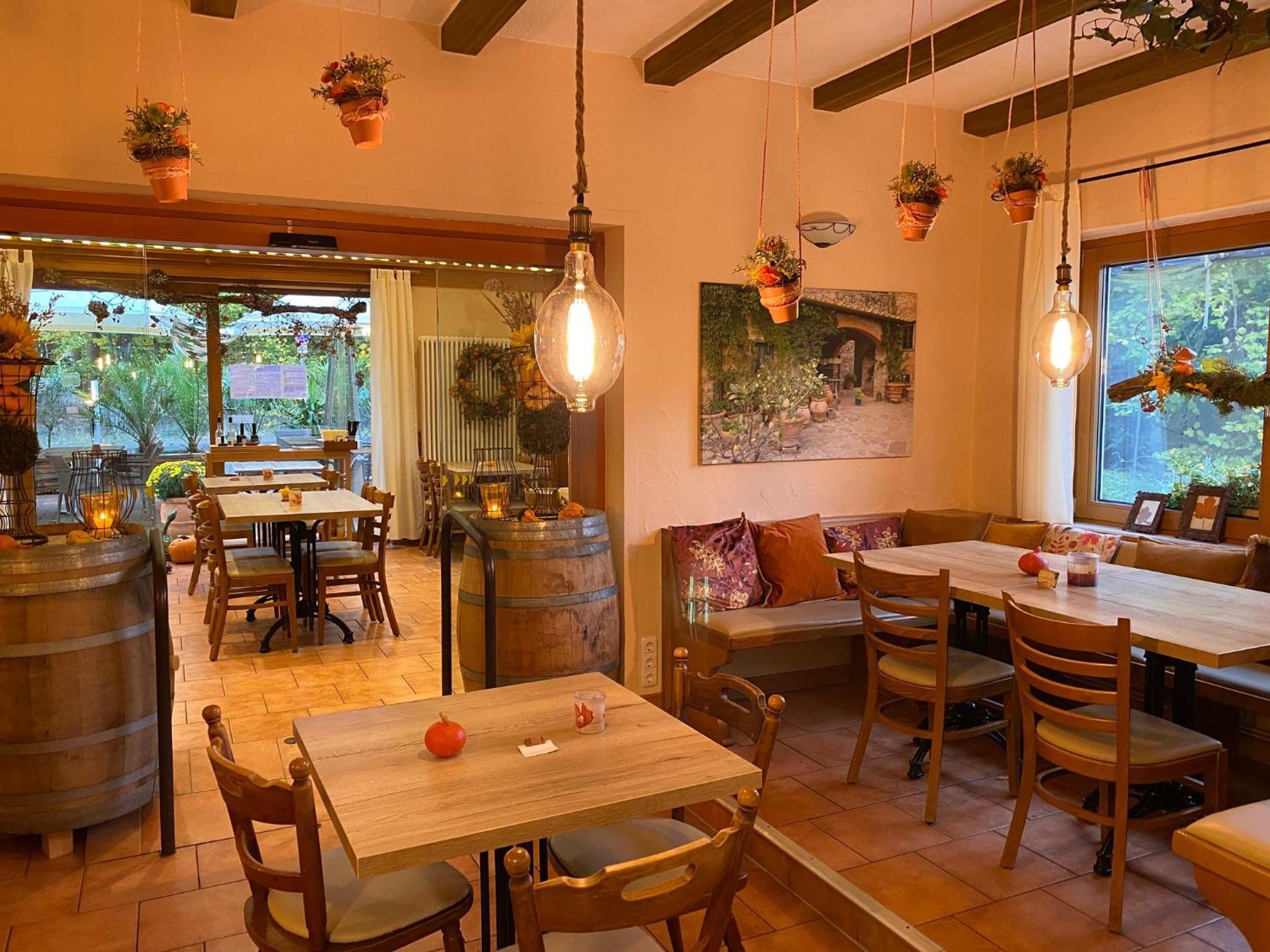Ferienwohnungen Park Cafe Am Kurpark Bernkastel-Kues Bagian luar foto