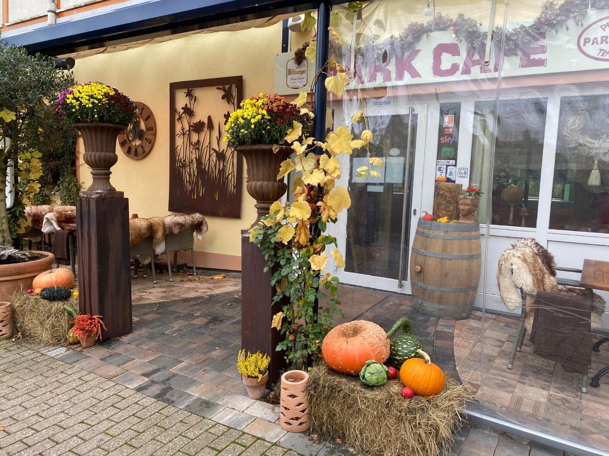 Ferienwohnungen Park Cafe Am Kurpark Bernkastel-Kues Bagian luar foto