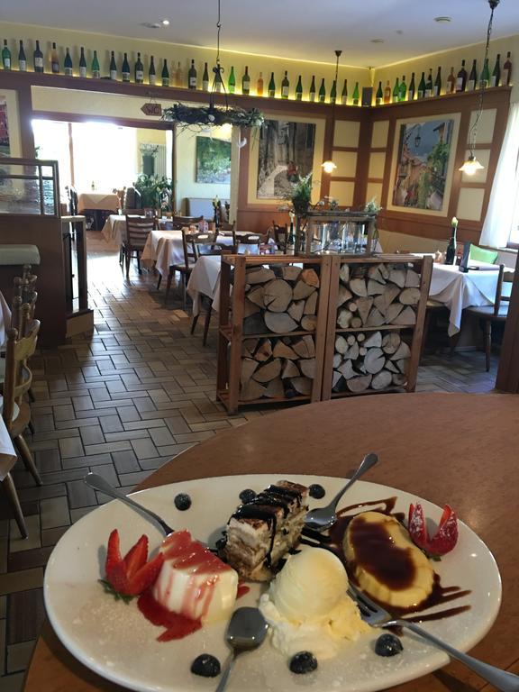 Ferienwohnungen Park Cafe Am Kurpark Bernkastel-Kues Bagian luar foto